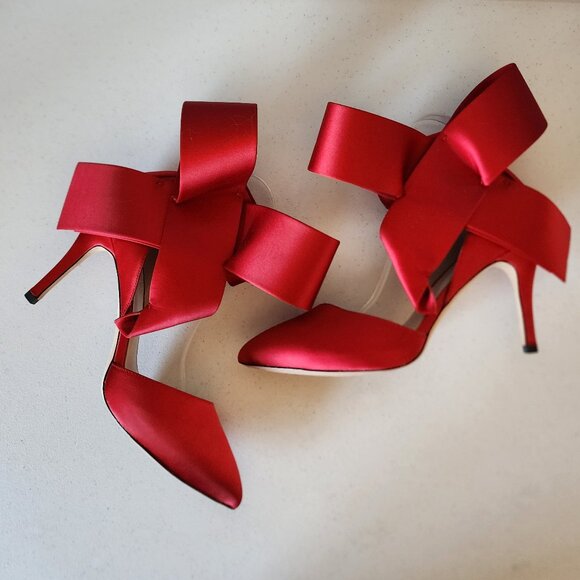 Aminah Red Bow Pumps "EUC" - Picture 7 of 16